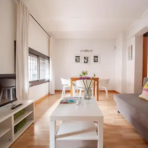 apartamento-zona-sagrada-familia.topbarcelonahotels.com/
